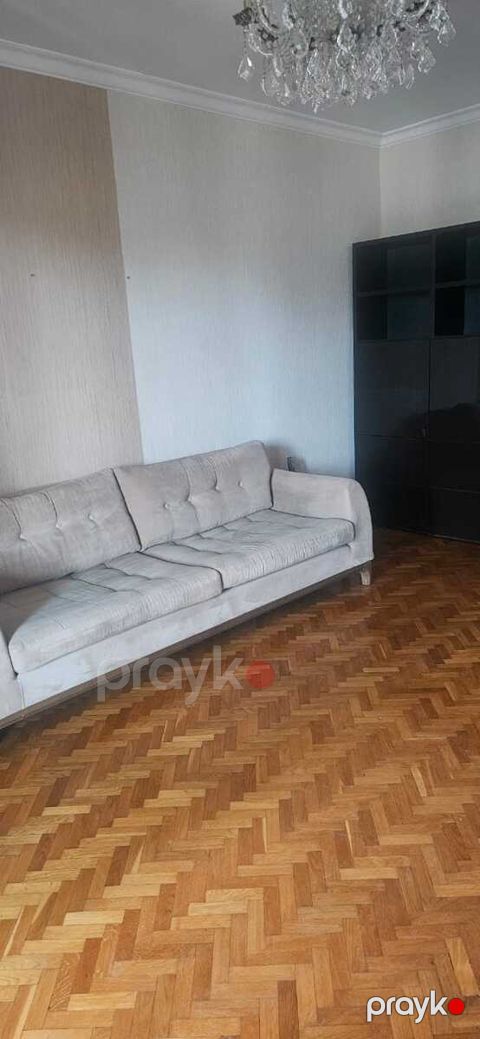 Satılır 2 otaqlı köhnə tikili 60 m² — Bakı
