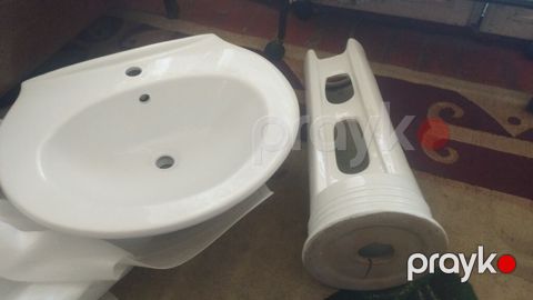 Ağ keramikadan lavabo və ayaq (piyedestal) komplekti - Material — Bakı