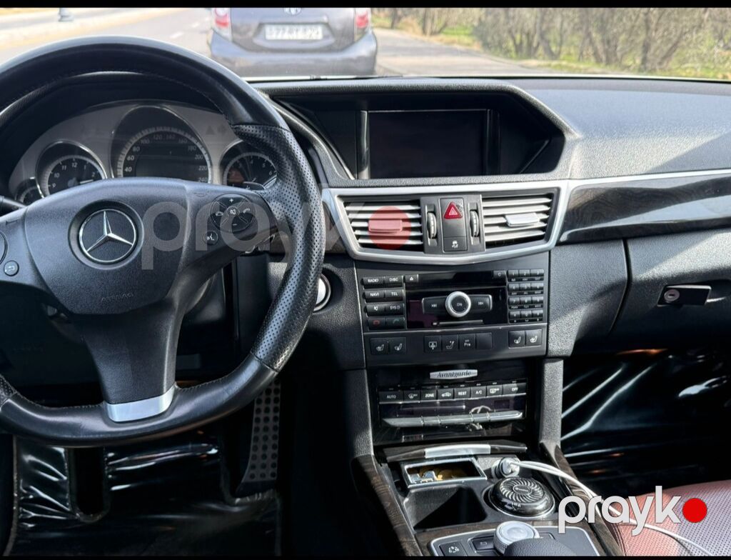Mercedes-Benz E 300: 3 l 2009 il Sedan — Avtomobillər, Digah (6)