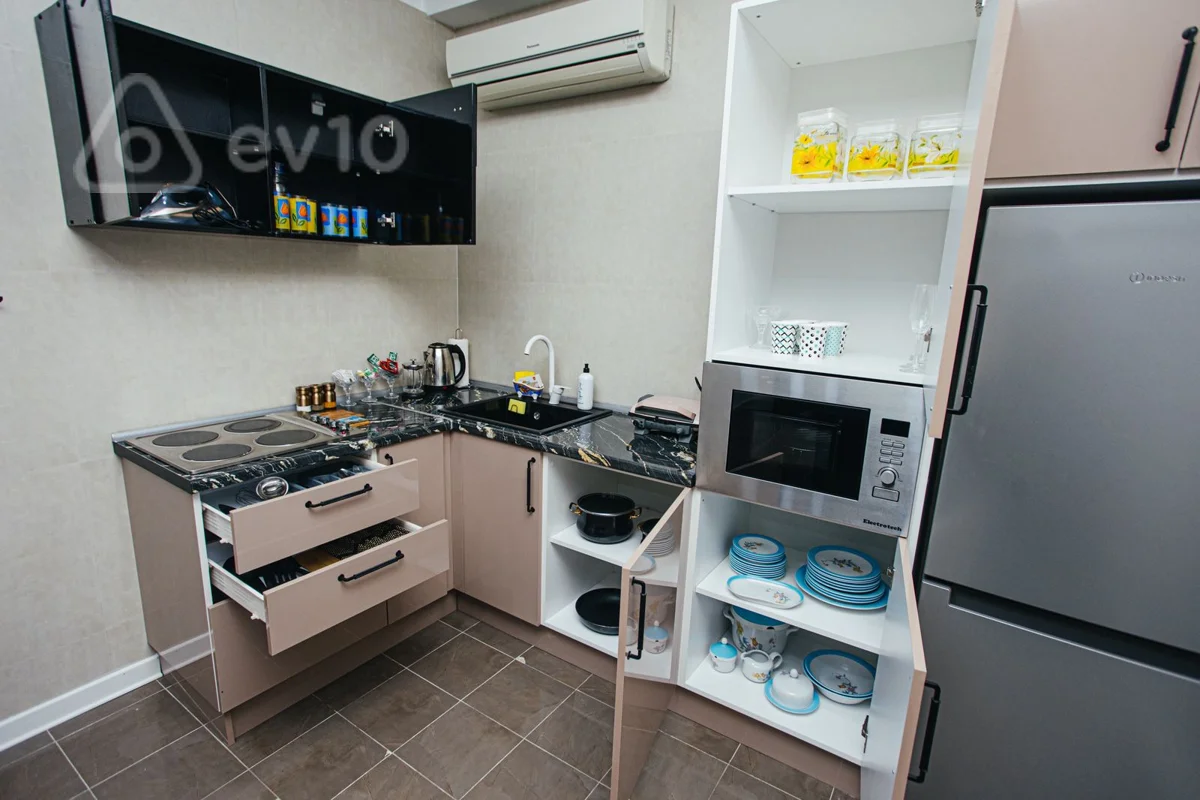 3 otaqlı mənzil, 150 m², nizami metro — kirayə — Mənzil, Bakı (10)