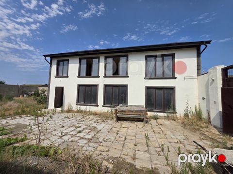 Satılır 7 otaqlı həyət evi/bağ evi 250 m² — Bakı