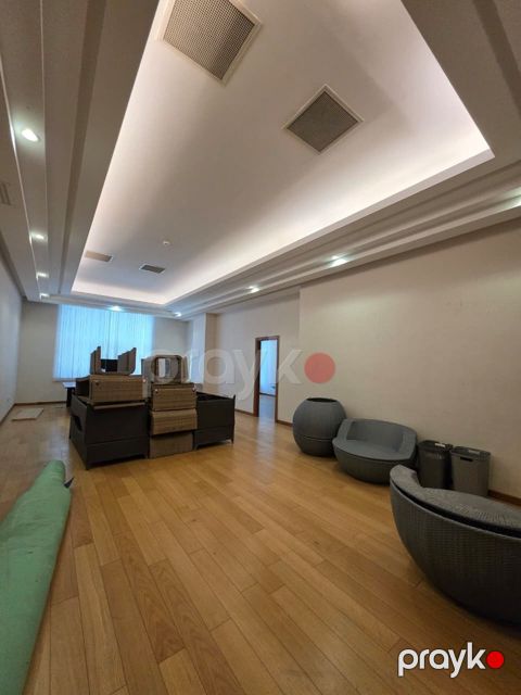 Satılır obyekt 100 m² — Bakı