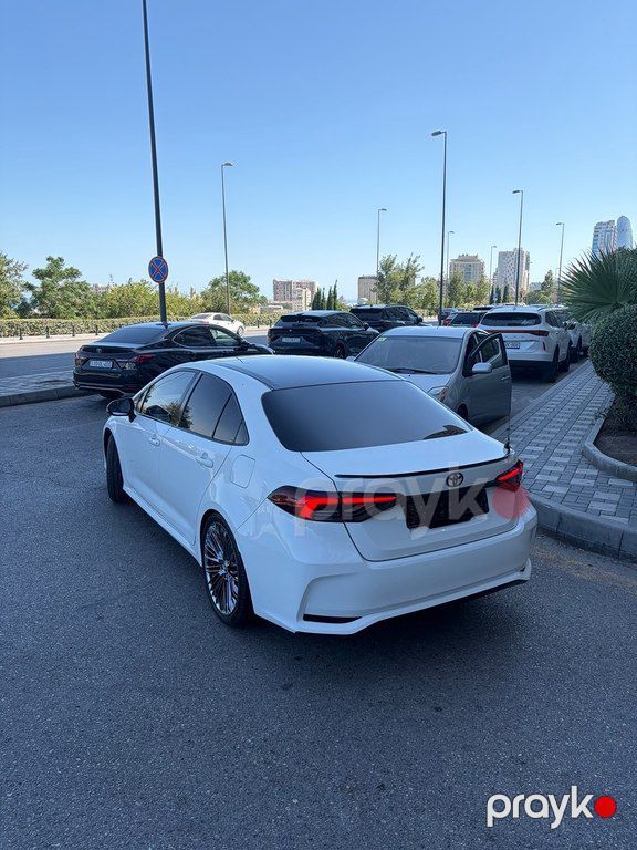 Toyota Corolla, 1.8 L, 0.85 kWh, 2025 il, 14 000 km — Avtomobillər, Bakı (5)