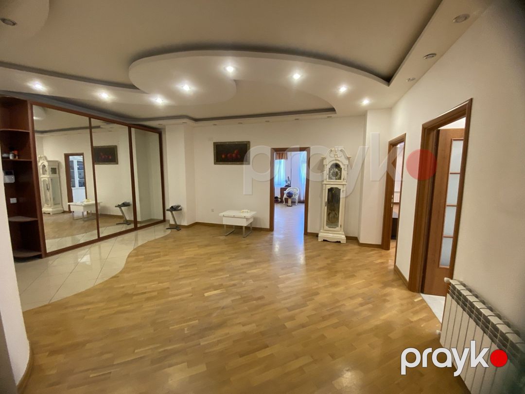 Satılır 4 otaqlı yeni tikili 200 m² — Mənzil, Bakı (12)