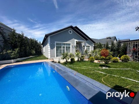 Satılır 5 otaqlı həyət evi/bağ evi 220 m² — Bakı
