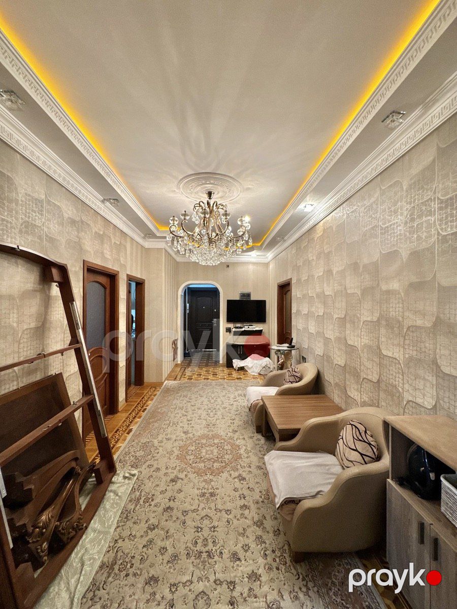 Satılır 4 otaqlı köhnə tikili 146 m² — Mənzil, Bakı (7)