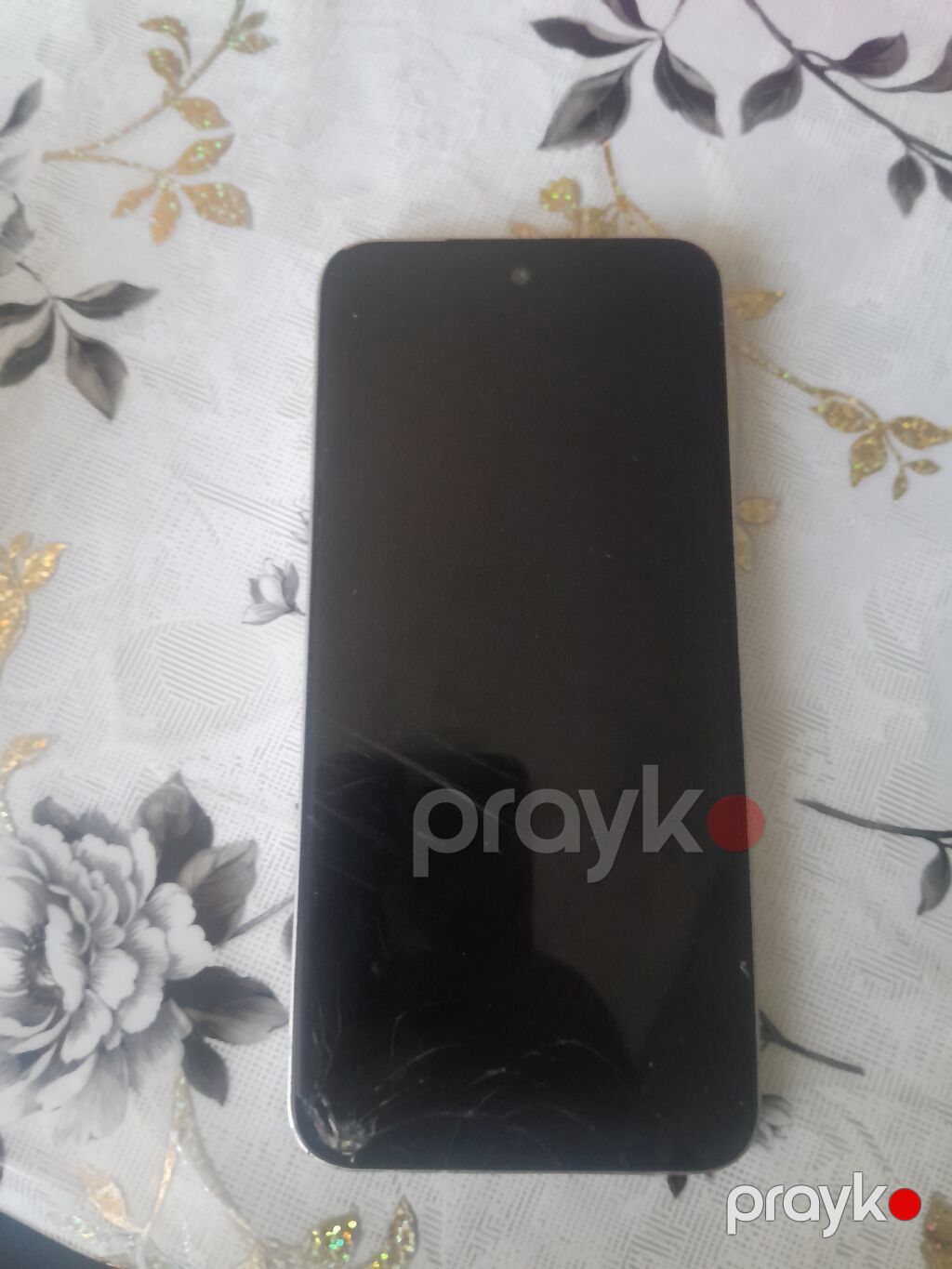 Tecno Spark, rəng - Ağ, Qırıq — Tecno, Bakı (3)
