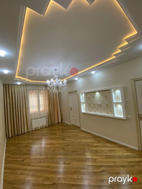 Satılır 3 otaqlı köhnə tikili 95 m² — Bakı