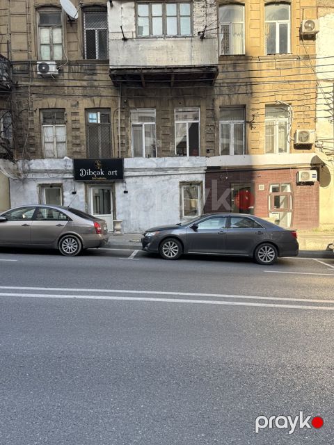 Satılır obyekt 85 m² — Bakı