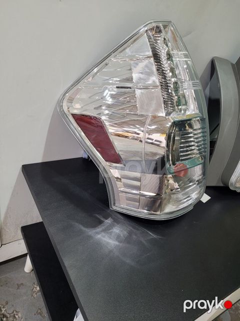 "Toyota Prius V" arxa stop faraları — Bakı