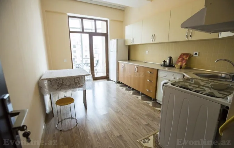 Kirayə verilir 2 otaqlı Mənzil Köhnə tikili 75 m² Bakı, Nərimanov r., Nəriman Nərimanov m — Mənzil, Bakı (2)