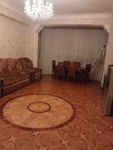 İcarəyə verilir 3 otaqlı yeni tikili 130 m² — Elit Emlak