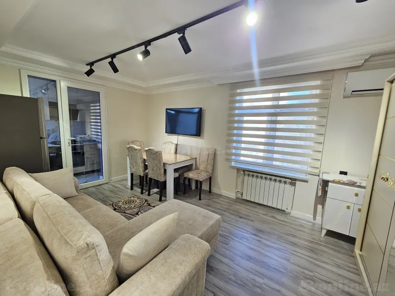 Satılır 2 otaqlı Mənzil Köhnə tikili 35 m² Bakı, Nizami r., Qara Qarayev m., 8-ci kilometr — Bakı