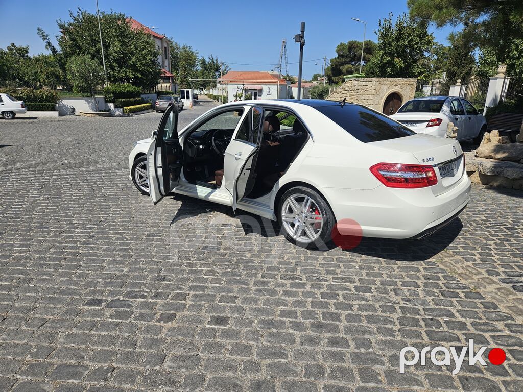 Mercedes-Benz E 300: 3 l 2009 il Sedan — Avtomobillər, Digah (4)