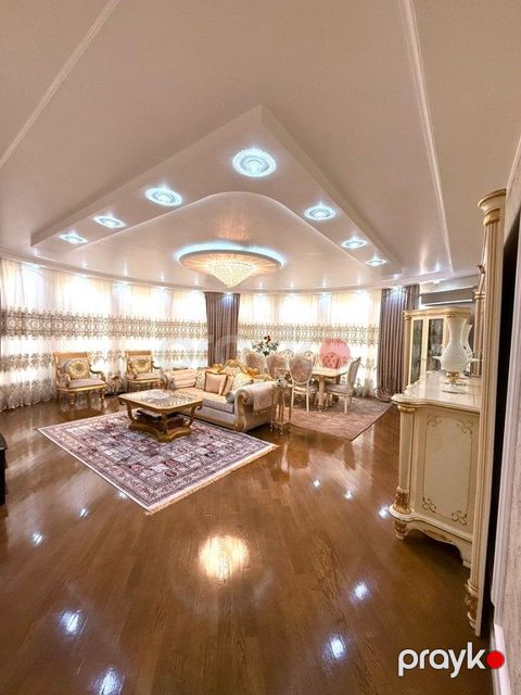 Satılır 5 otaqlı yeni tikili 226 m² — Bakı