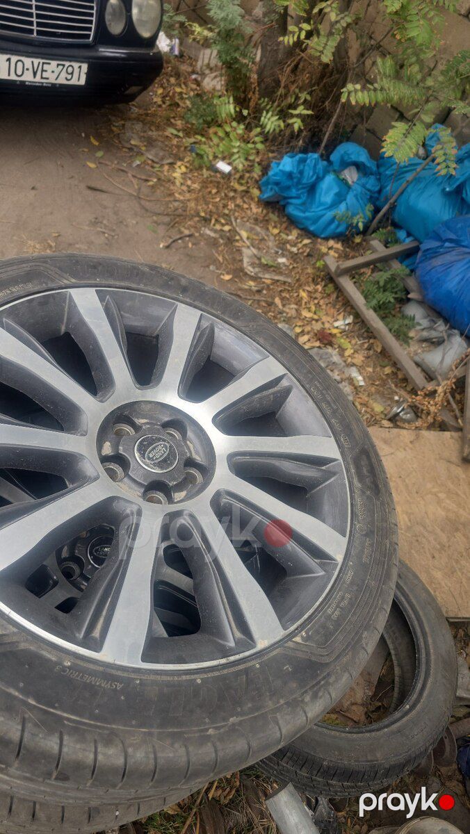 Land Rover təkərləri 295.40 R21 — Ehtiyat hissələri və aksesuarlar, Bakı (5)