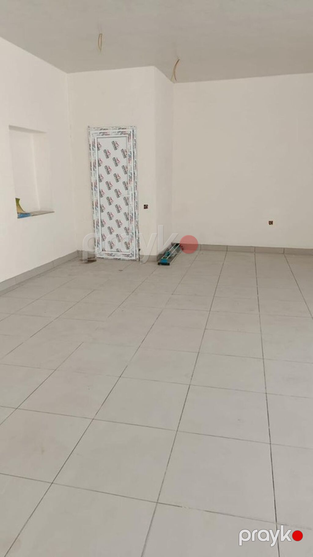 İcarəyə verilir – geniş vitrinli obyekt sahəsi - Tək mərtəbəli, yol — Əmlak, Pirəkəşkül (2)