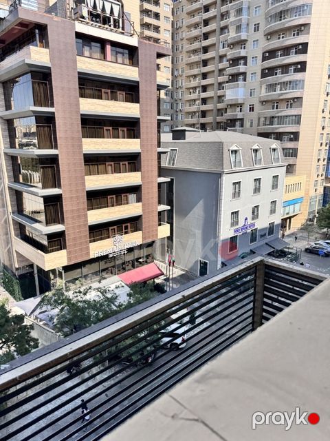 Satılır 3 otaqlı köhnə tikili 90 m² — Bakı