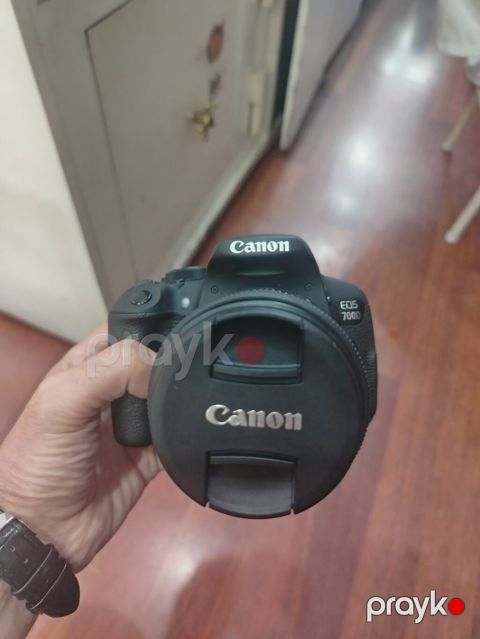 Canon EOS 700D Dslr fotoaparat + Canon EF-S 18-55mm IS II obyektiv — Bakı