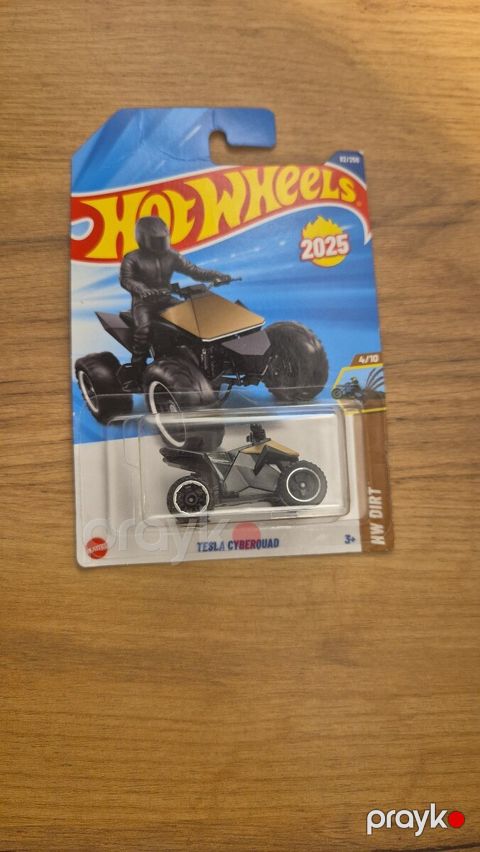 Hot Wheels modeli — Bakı