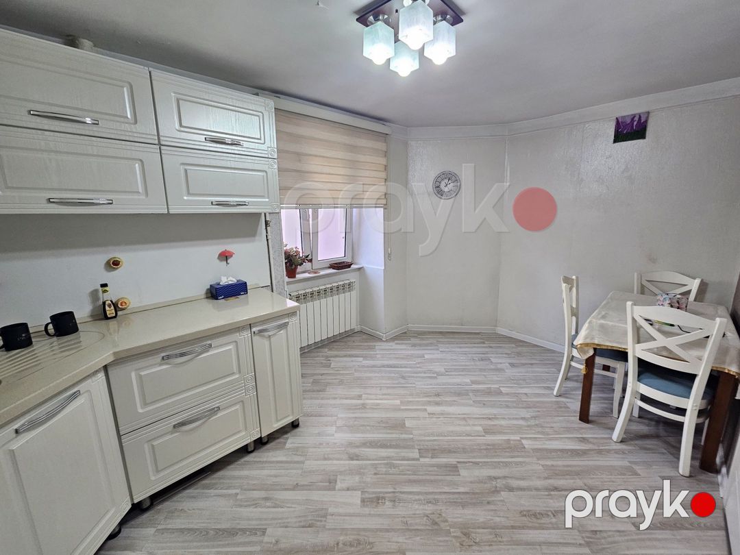 İcarəyə verilir 2 otaqlı köhnə tikili 102 m² — Mənzil, Bakı (8)