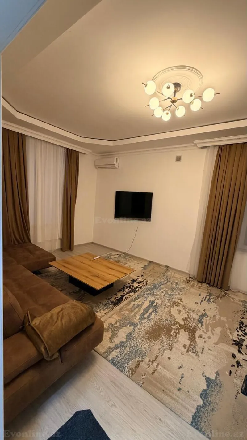 Kirayə verilir 5 otaqlı Həyət evi 200 m² Bakı, Səbail r., Badamdar — Ev, villa, Bakı (2)