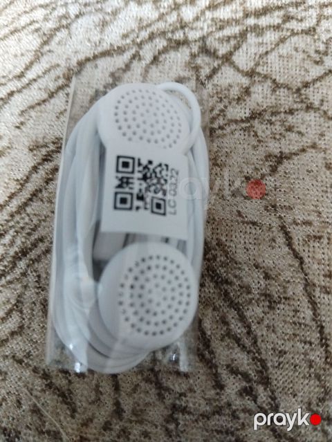 Simli qulaqlıq – klassik “earbud” tipli - Rəng: ağ - Bağlantı: 3.5 mm — Bakı