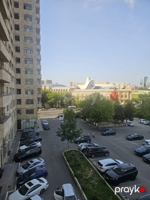 Satılır 4 otaqlı yeni tikili 165 m² — Bakı