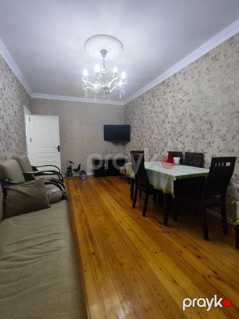 Bakı, Bakıxanov qəs., 4 otaqlı, Köhnə tikili, 83 kv. m — Bakı