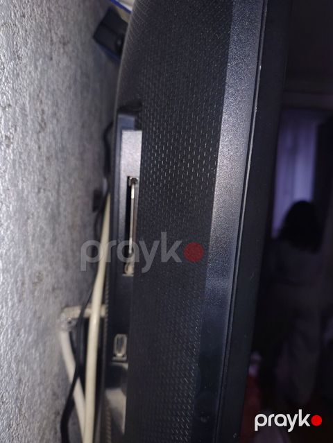 LG LED televizor, təxminən 80–40 düym ekran ölçüsü (şəkillərə əsasən) — Sumqayıt