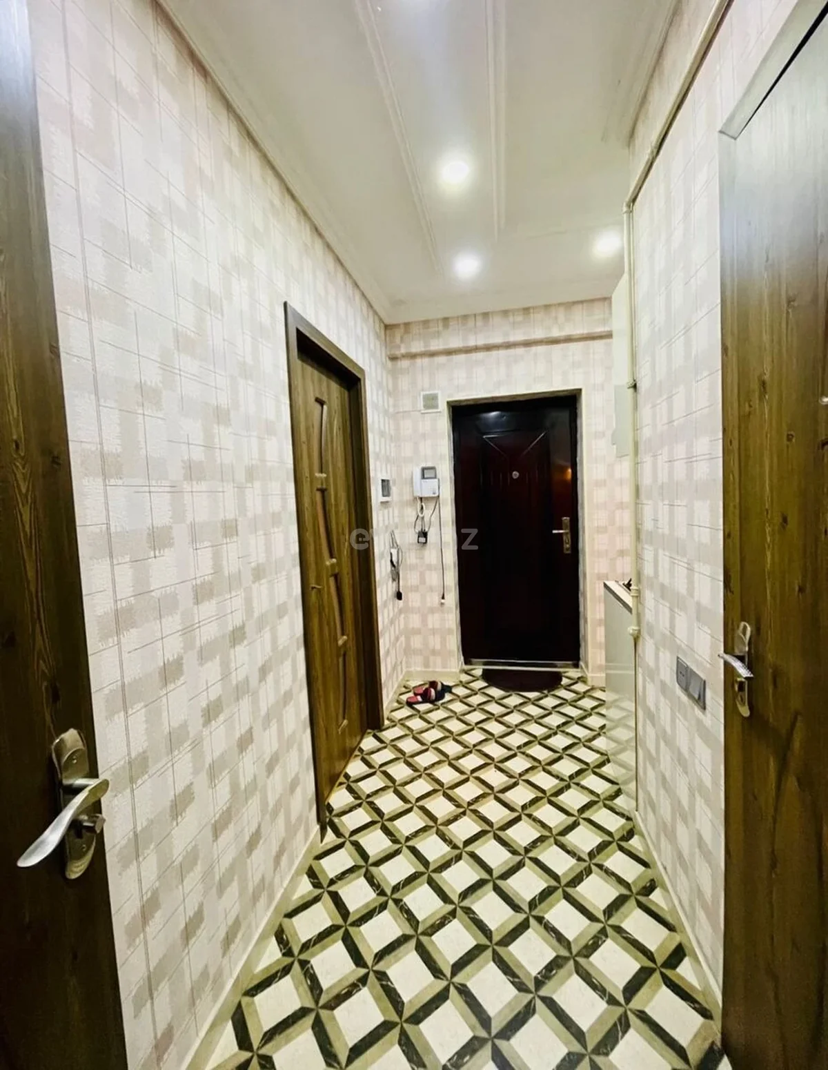 Kirayə 2 otaqlı mənzil İnşaatçılar metrosu yaxınlığında — Mənzil, Bakı (7)