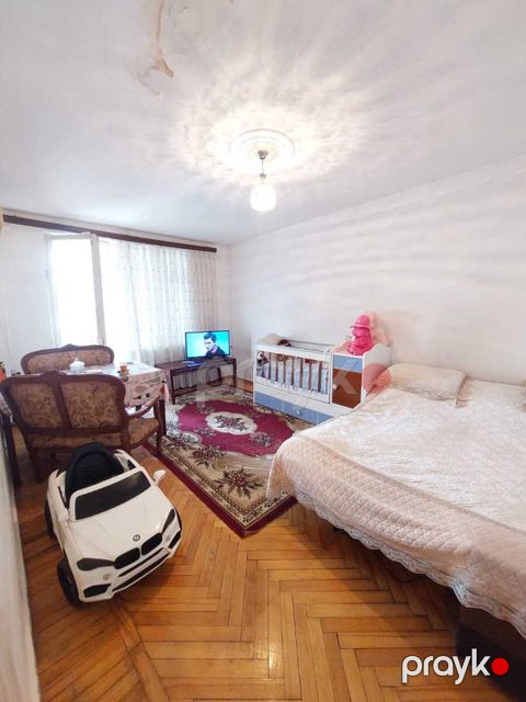 Satılır 2 otaqlı köhnə tikili 40 m² — Bakı