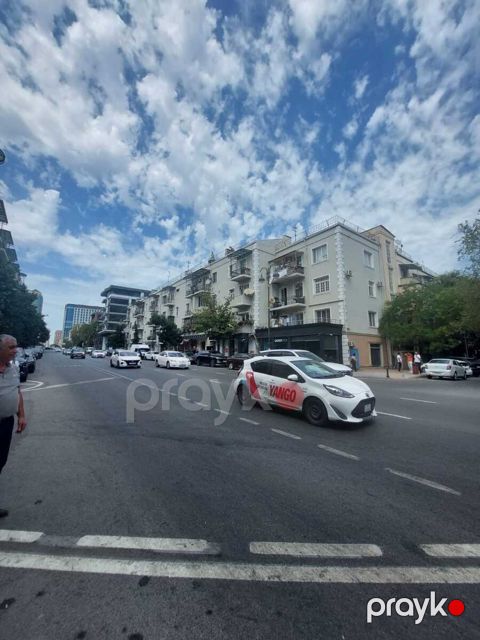 Satılır 2 otaqlı köhnə tikili 55 m² — Bakı