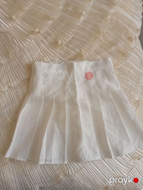 Ağ plisəli mini skirt-şort (skort) - Rəng: qar kimi ağ - Dizayn: ön — Digah