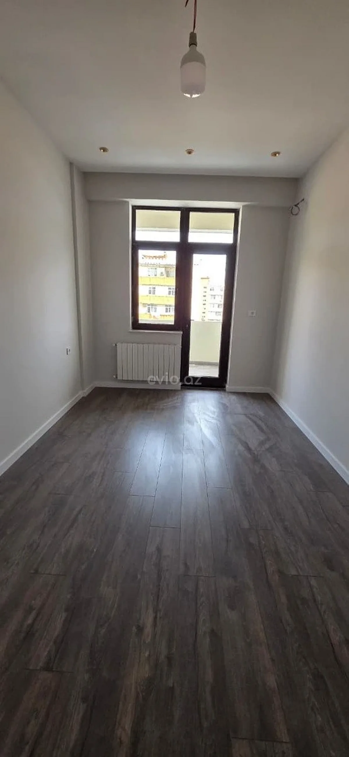 2 otaqlı tam təmirli mənzil satılır Yeni Günəşli qəsəbəsində — Bakı