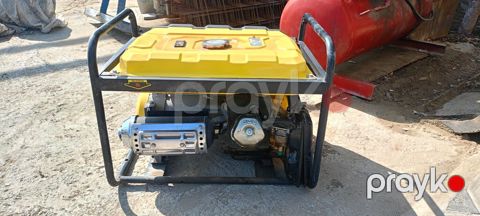 Məhsul: Benzinli generator Model üzərində yazı: “PowerFull Gasoline — Digah