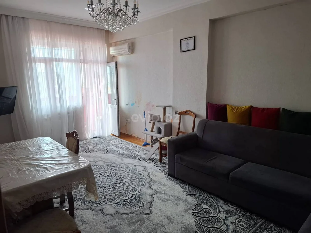 3 otaqlı orta təmirli mənzil satılır 6-cı mikrorayonda — Bakı