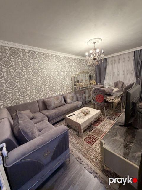 Satılır 3 otaqlı köhnə tikili 90 m² — Bakı