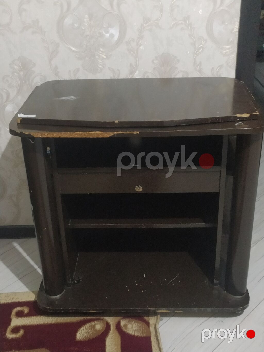 Tünd qəhvəyi rəngdə kiçik TV/medianı kabineti. - Material — Televizor altlıqları və standlar, Bakı (3)
