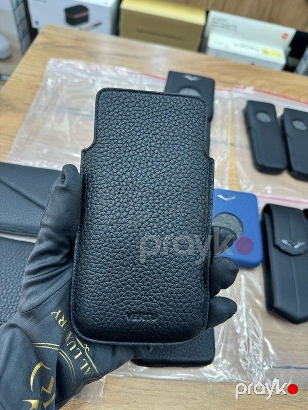 "Vertu Metavertu 2 Max Calf Skin Jade Black 512GB/12GB" arxalığı — Çexollər, Bakı (3)