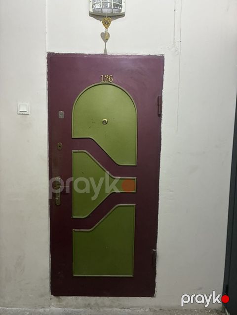 Dəmir giriş qapısı İçərisi abşıvka olunub ortası izoliyasiya edilib — Bakı