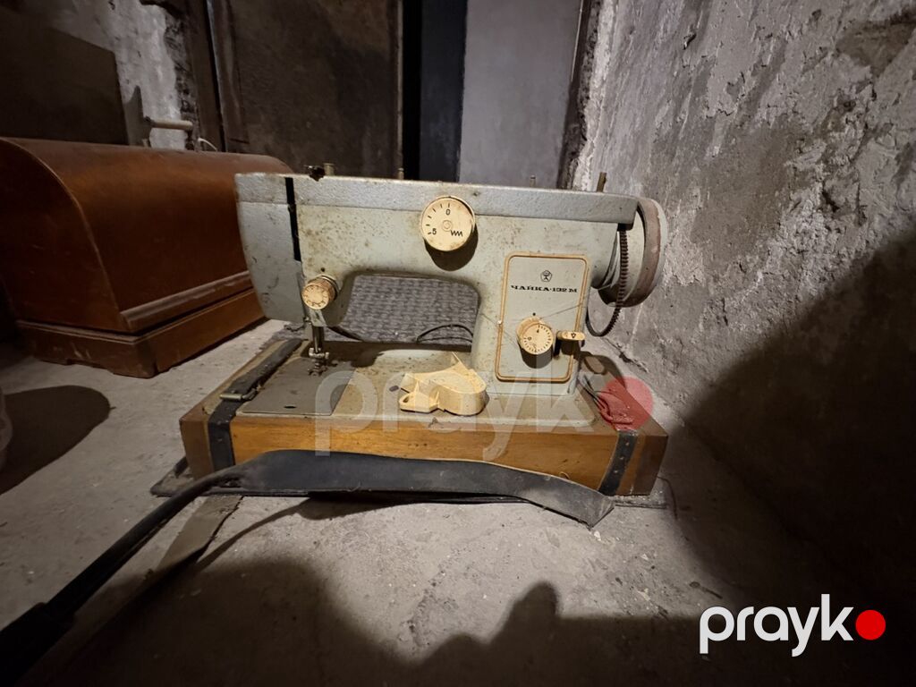 Məhsul: “Çayka-132M” tikiş maşını, taxta korpuslu daşıma çantası ilə — Tikiş və işəmə maşınları, Bakı (3)