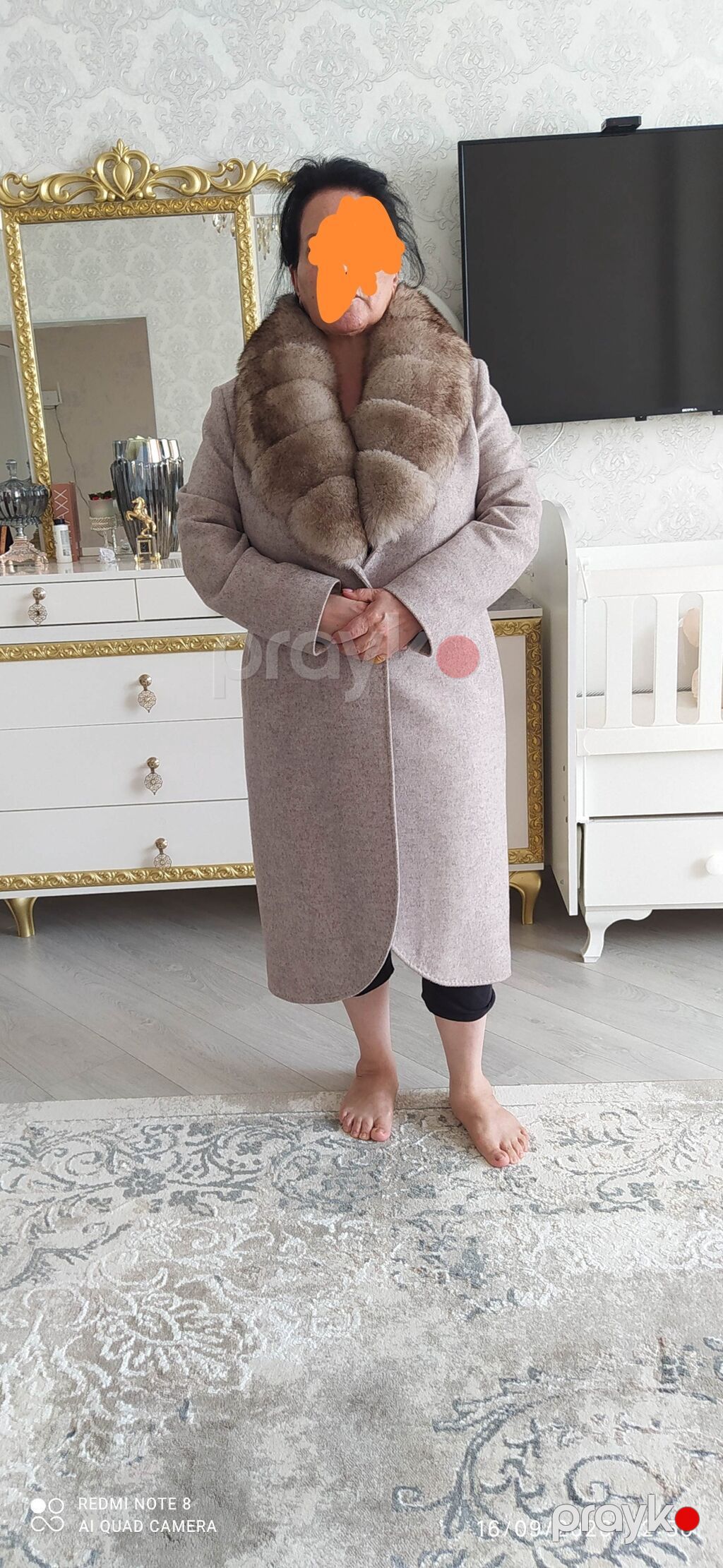 Zərif dizaynlı qadın palto. Demek olarki geyinilməyib. İdeal — Palto, Bakı (2)