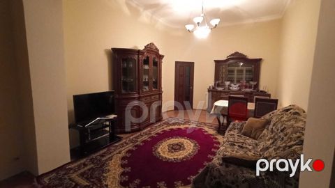 Satılır 3 otaqlı köhnə tikili 105 m² — Bakı