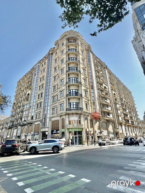 Satılır 3 otaqlı yeni tikili 150 m² — Bakı