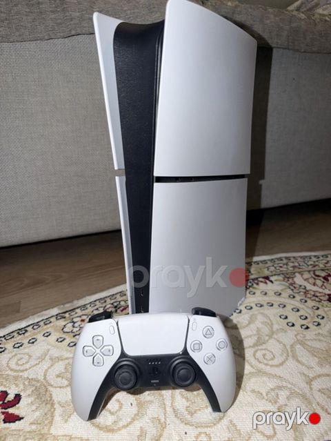 Ideal veziyyetde Playstation 5 slim satilir, ev seraitinde istifade — Bakı