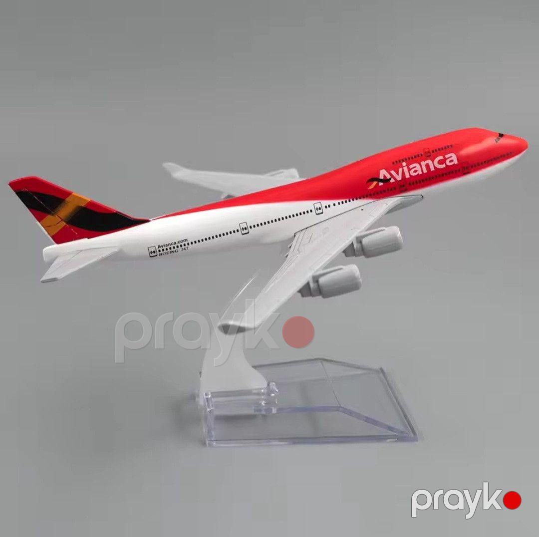 Dekorativ təyyarə modeli Aircraft Avianca Boeing 747 15x14.5x8 sm — Mallar, Bakı