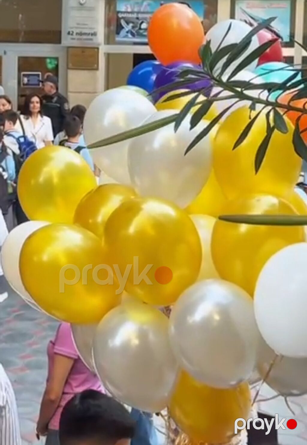 Helium şarlar 0.80 qəpik Falqa 5-li şar dəsti 2.50 Halqa Ürək 1.azn — Dekorasiyalar, Bakı (2)