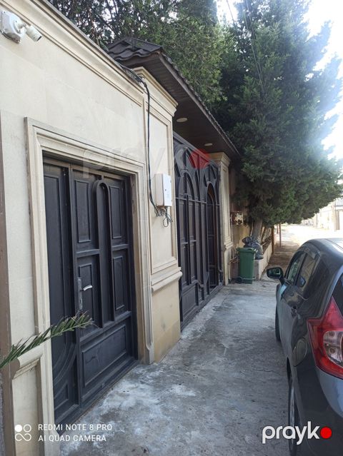 Satılır 14 otaqlı həyət evi/bağ evi 300 m² — Bakı