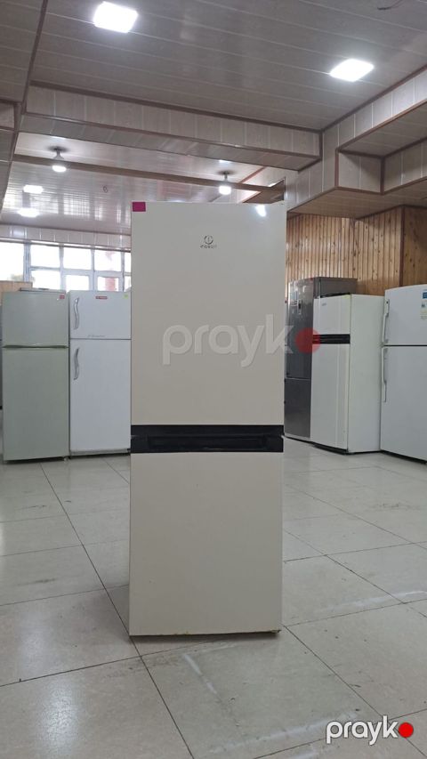 Indesit iki qapılı soyuducu (aşağıda dondurucu) - Rəng: krem/ağ — Digah